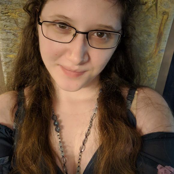 Meet your Posher, Evelyn - Picture 1 of 1